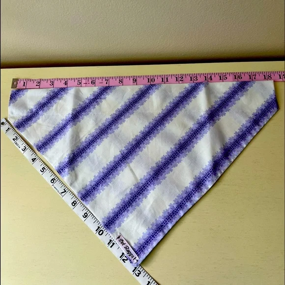 Designer self-lined bandana set. 2” casing to slide collar through. - Picture 3 of 4